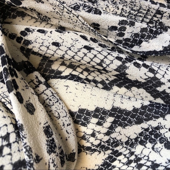 Emanuel Ungaro 100% silk snakeskin top size 12 - Picture 6 of 8